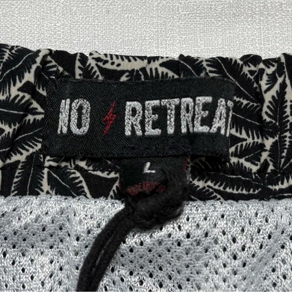 NO RETREAT Mens Black Palms Print Mesh Lined SWIM TRUNKS Shorts Sz Large - Picture 3 of 7